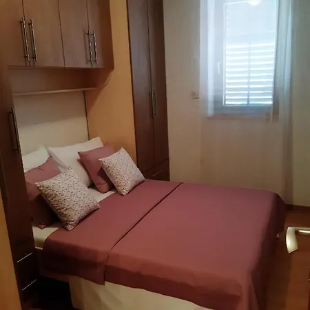 Apartment Margareta By El-pi Tours Njivice