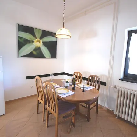 Apartment Margareta By El-pi Tours Njivice