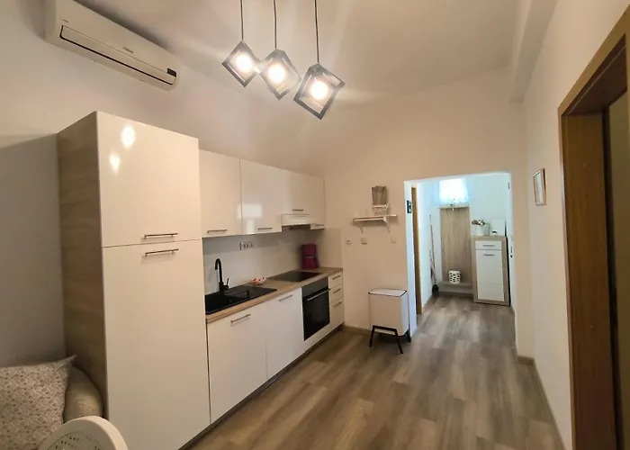 Margareta By El-pi Tours Apartament Njivice