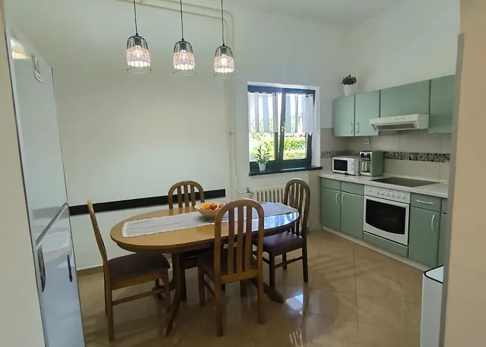 Margareta By El-pi Tours Apartament Njivice