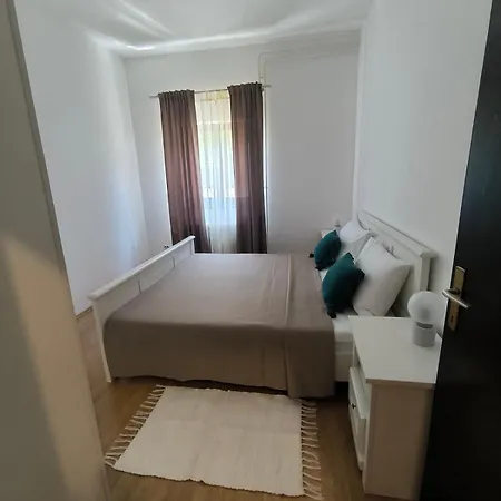 Margareta By El-pi Tours