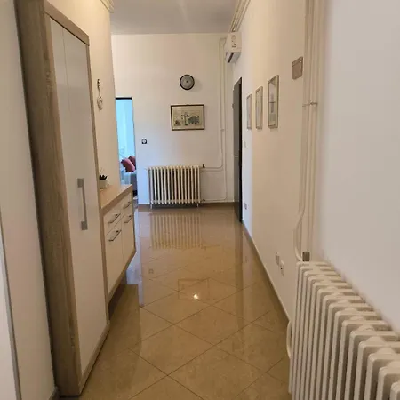 Margareta By El-pi Tours Διαμέρισμα *