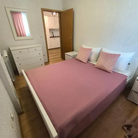 Margareta By El-pi Tours