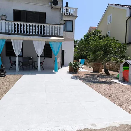 Διαμέρισμα Margareta By El-pi Tours Njivice