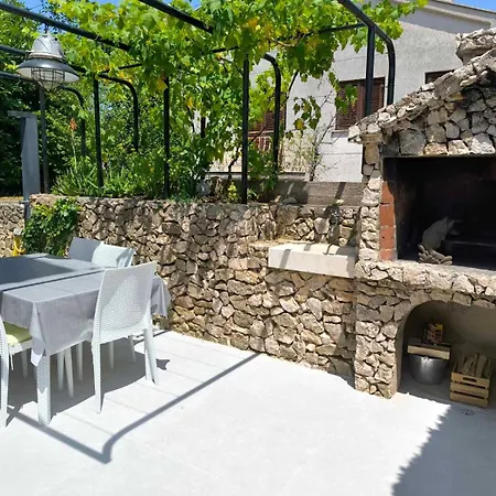 Margareta By El-pi Tours *