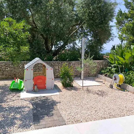 Margareta By El-pi Tours