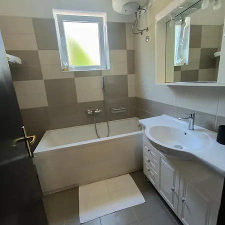 Margareta By El-pi Tours