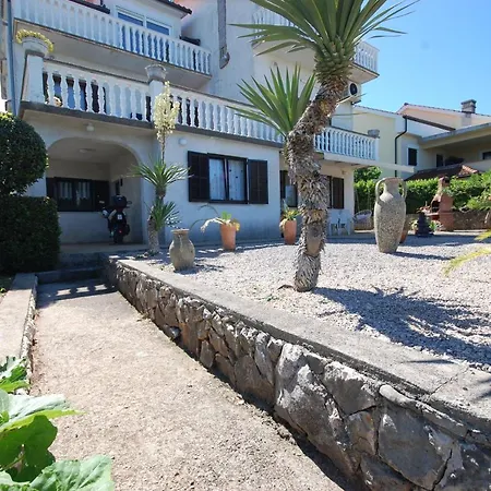 Margareta By El-pi Tours Njivice