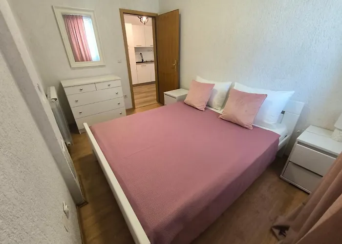 Margareta By El-pi Tours