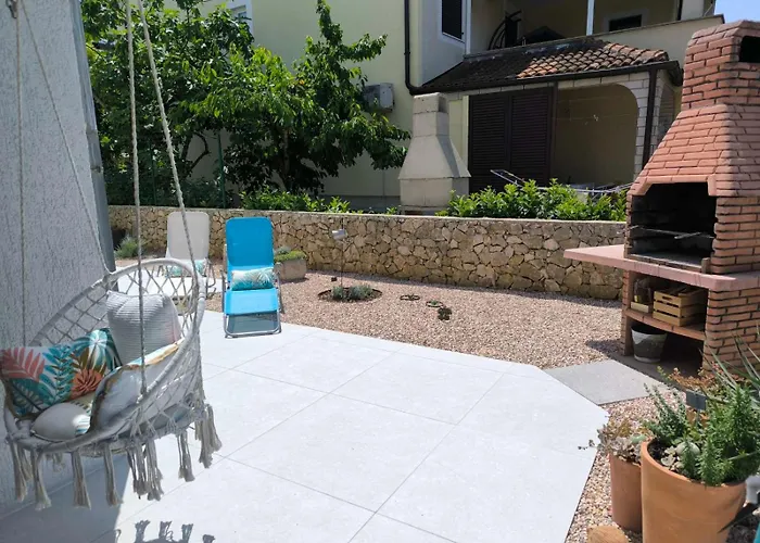 Margareta By El-pi Tours * Njivice