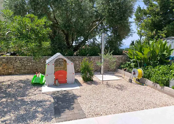 Margareta By El-pi Tours