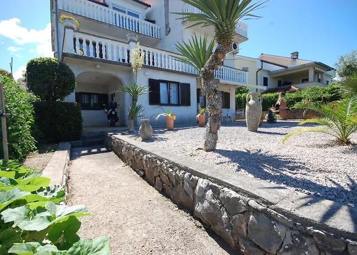 Margareta By El-pi Tours Njivice